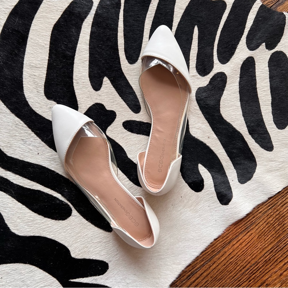 NWOT BCBG White Pointed Toe Flats with Side Window